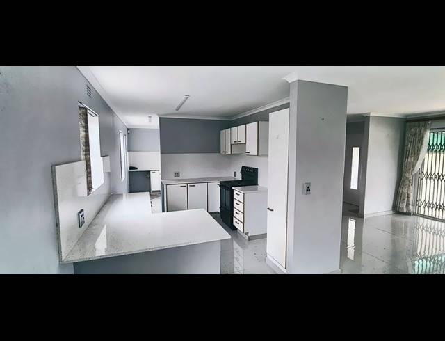 3 BEDROOM PROPERTY TO RENT IN TABLE VIEW
